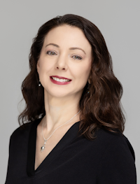 Kelly Powers Headshot